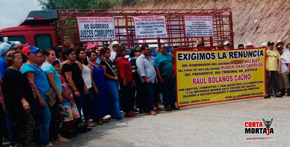 A más de 72 horas de bloqueo carretero en Mogoñe, sin respuesta sus demandas